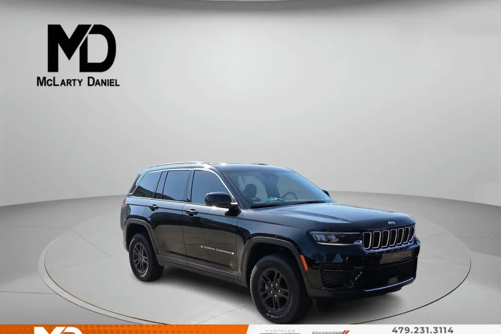 2025 Jeep Grand Cherokee Laredo photo 1