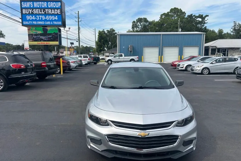 2016 Chevrolet Malibu LS photo 1