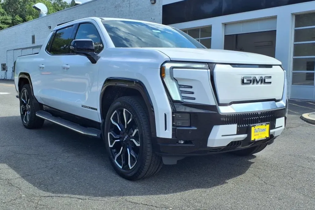 2025 Gmc Sierra EV Denali photo 1