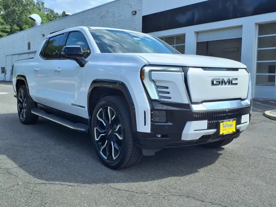 2025 Gmc Sierra EV Denali photo 1