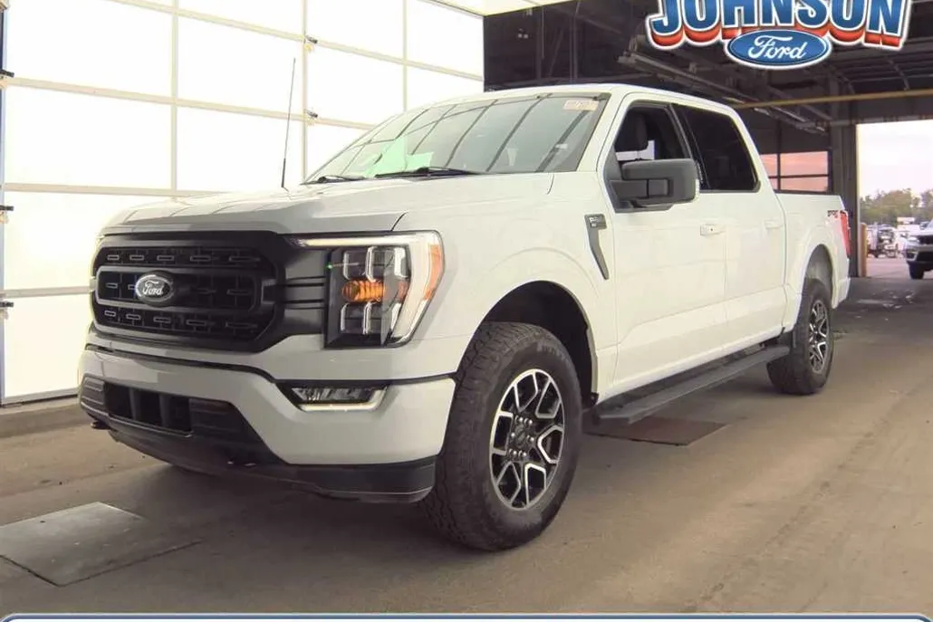 2023 Ford F-150 XLT photo 1