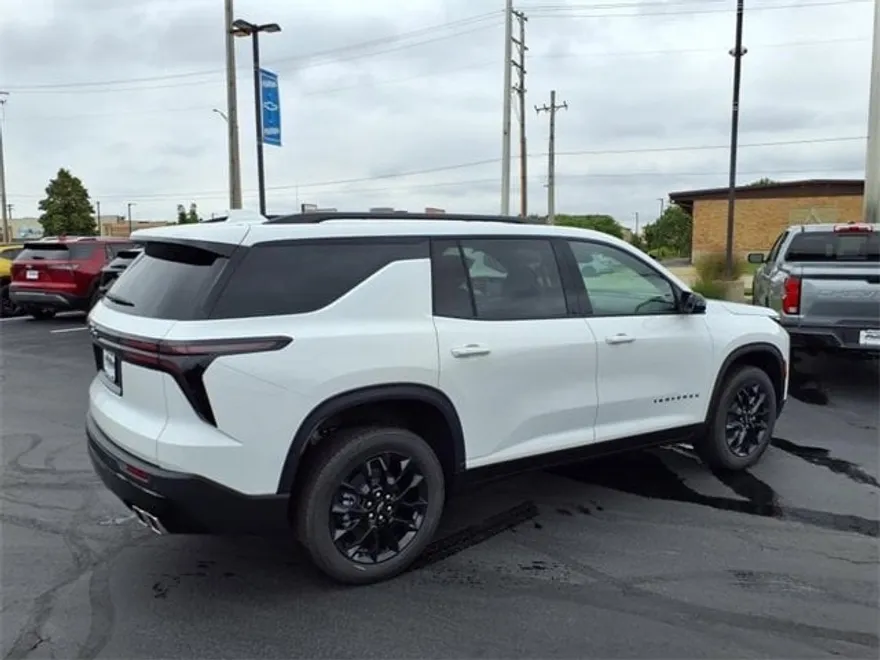 2026 Chevrolet Traverse photo 1