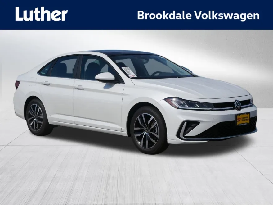 2025 Volkswagen Jetta SE photo 1
