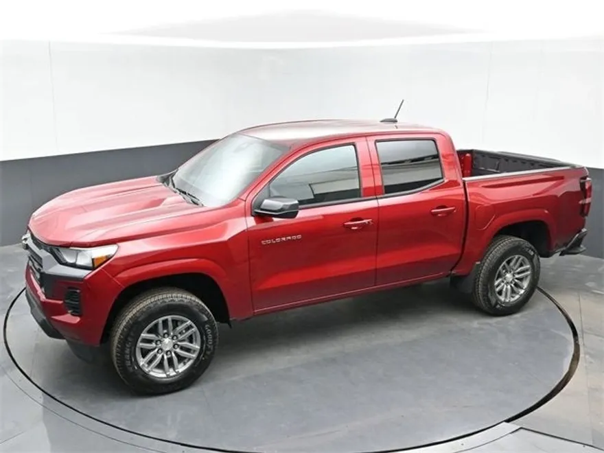 2026 Chevrolet Colorado LT photo 1
