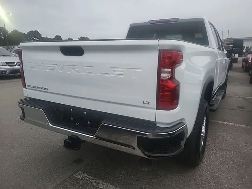 2023 Chevrolet Silverado 2500HD LT photo 1