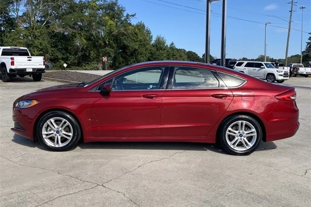 2018 Ford Fusion SE photo 1