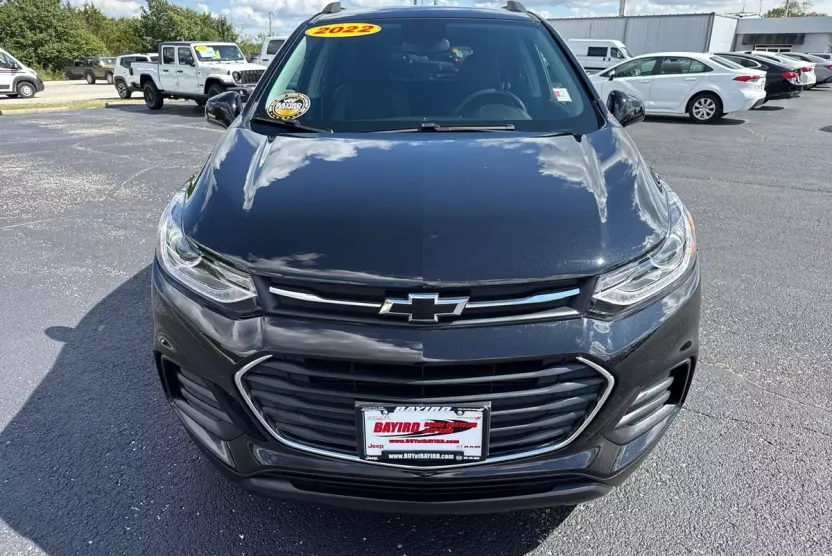 2022 Chevrolet Trax LT photo 1