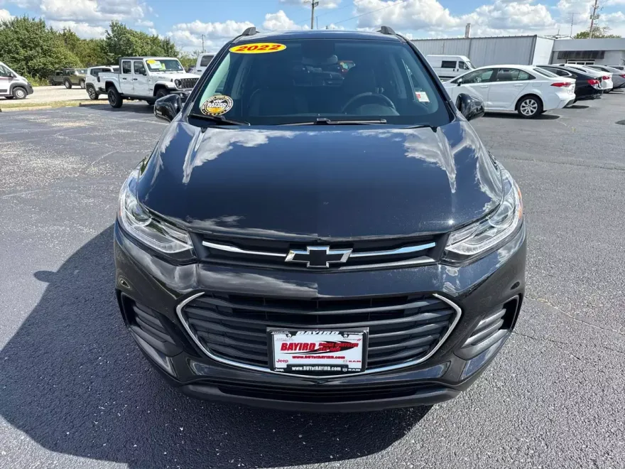 2022 Chevrolet Trax LT photo 1