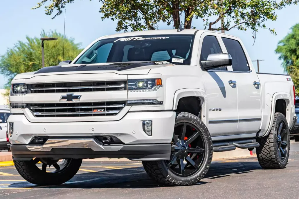 2017 Chevrolet Silverado 1500 LTZ photo 1