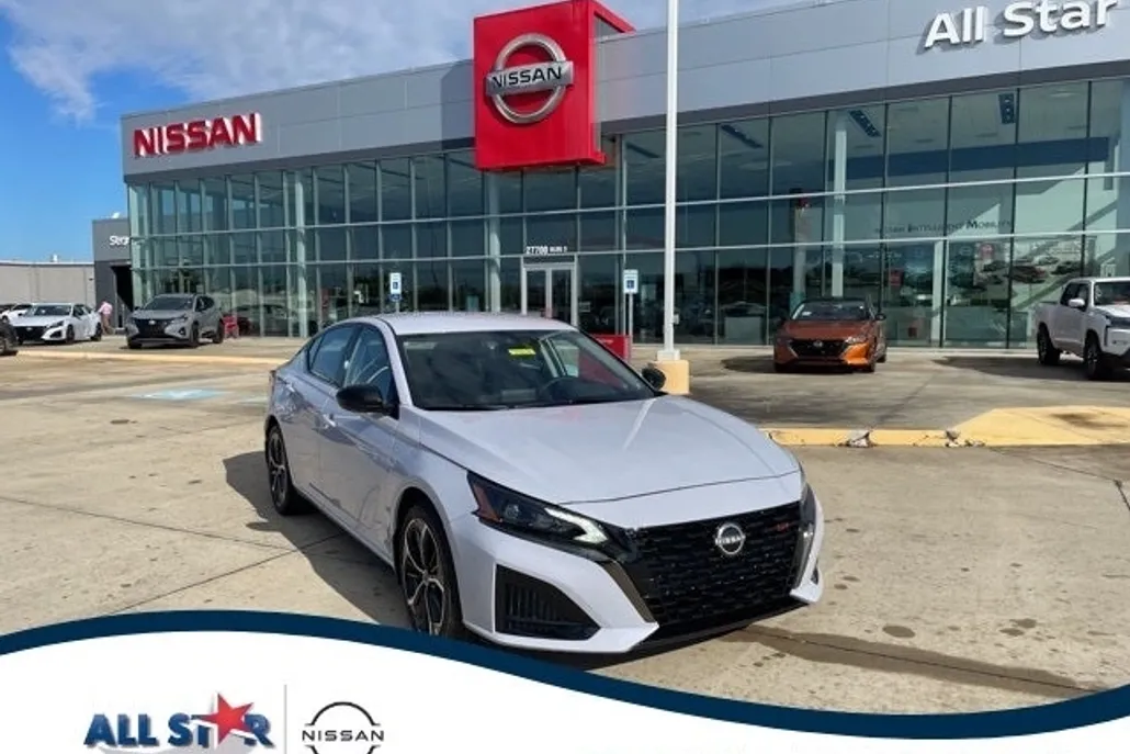 2025 Nissan Altima 2.5 SR photo 1