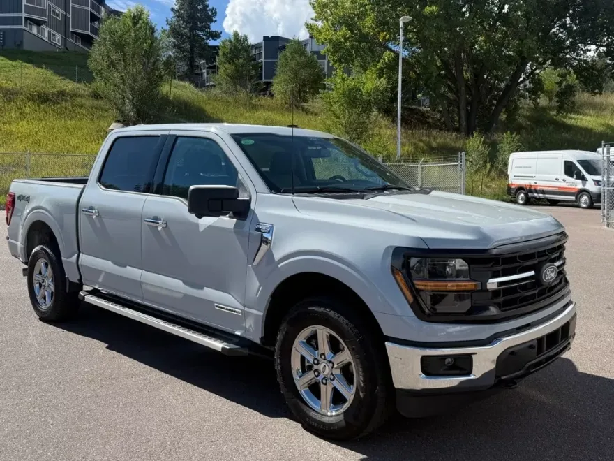 2024 Ford F-150 XLT photo 1