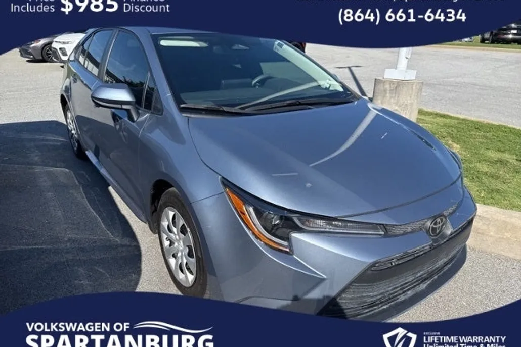 2024 Toyota Corolla LE photo 1
