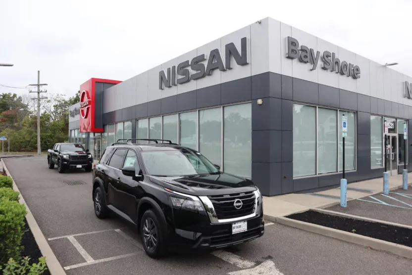 2025 Nissan Pathfinder SV photo 1