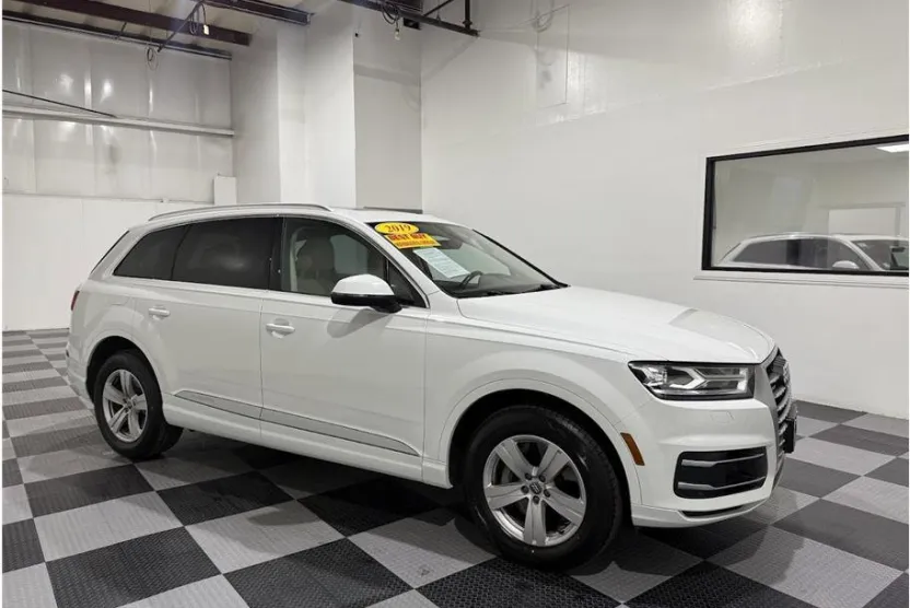 2019 Audi Q7 45 Premium photo 1