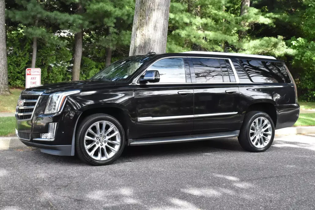 2018 Cadillac Escalade ESV Luxury photo 1