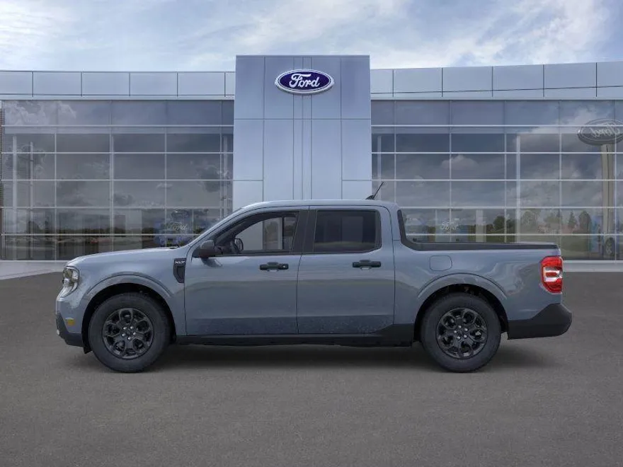 2025 Ford Maverick XLT photo 1