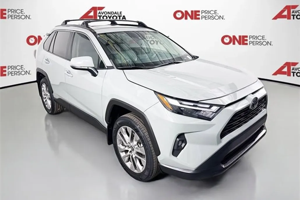 2023 Toyota RAV4 XLE Premium photo 1
