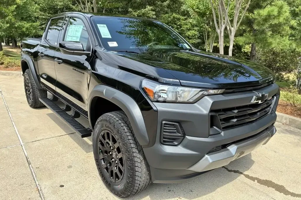 2026 Chevrolet Colorado Trail Boss photo 1