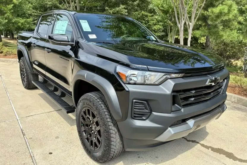 2026 Chevrolet Colorado Trail Boss photo 1