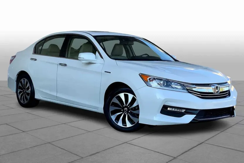 2017 Honda Accord Hybrid EX-L photo 1