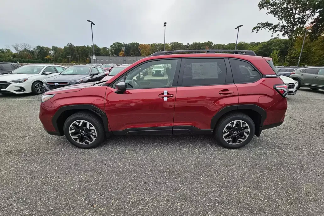 2025 Subaru Forester Premium photo 1