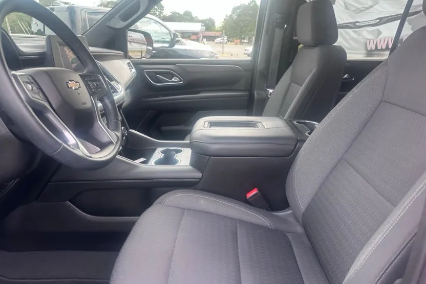 2023 Chevrolet Tahoe LS photo 1