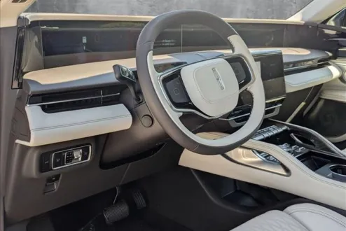 2025 Lincoln Nautilus Black Label photo 3
