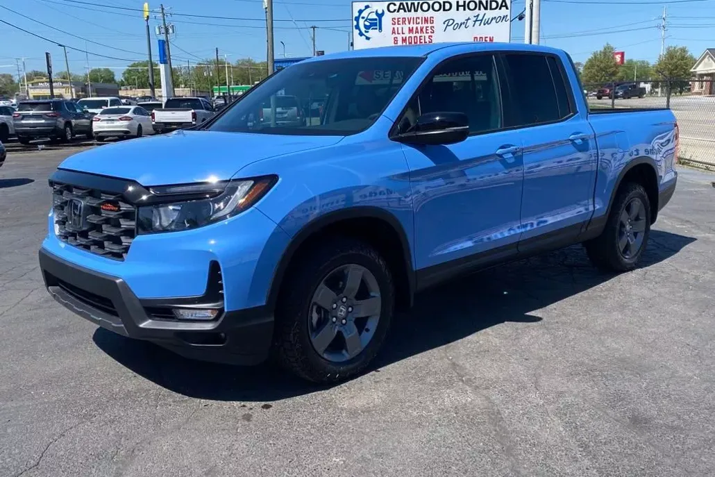 2025 Honda Ridgeline TrailSport photo 1