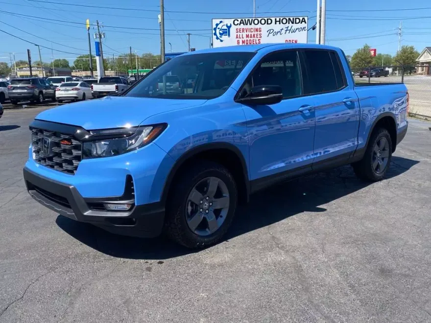 2025 Honda Ridgeline TrailSport photo 1