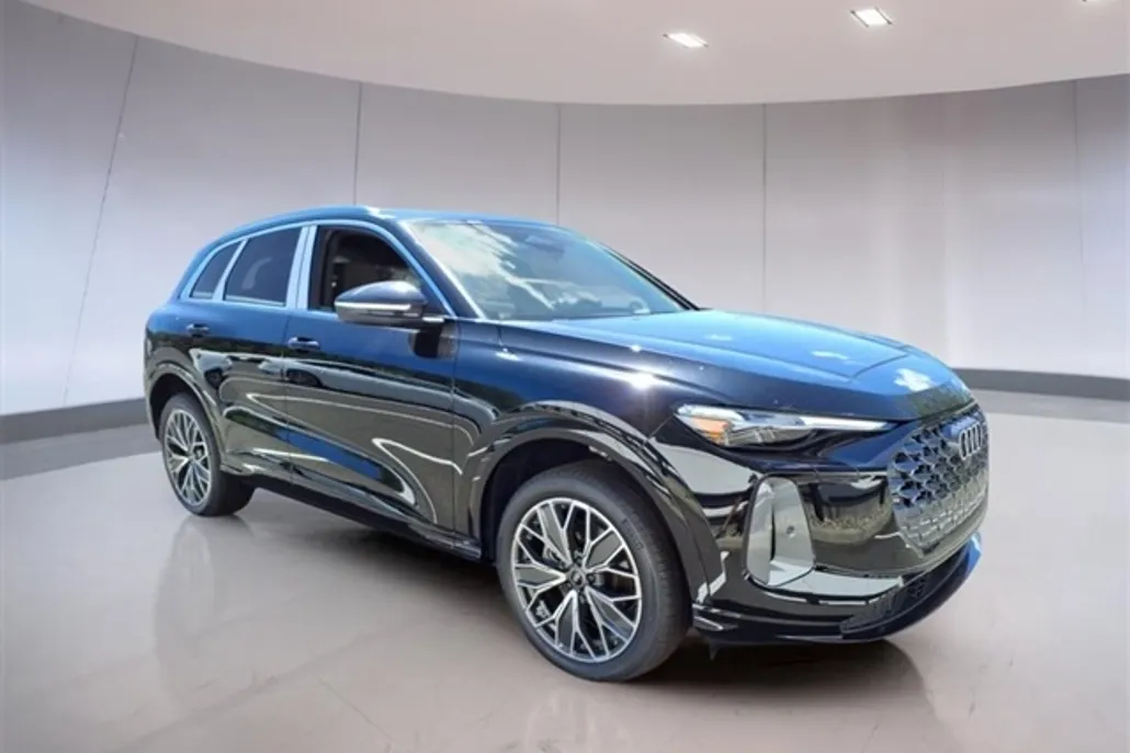 2025 Audi Q5 Premium Plus photo 1