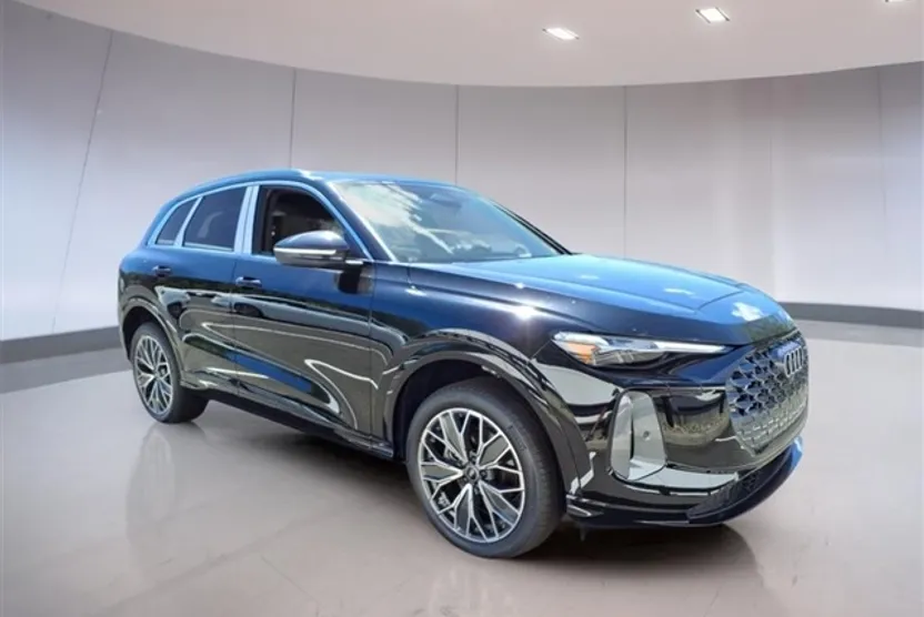 2025 Audi Q5 Premium Plus photo 1