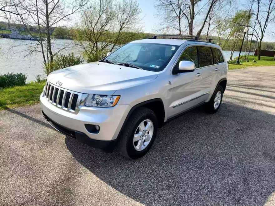 2012 Jeep Grand Cherokee Laredo photo 1