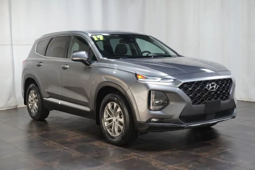 2019 Hyundai Santa Fe SEL photo 1