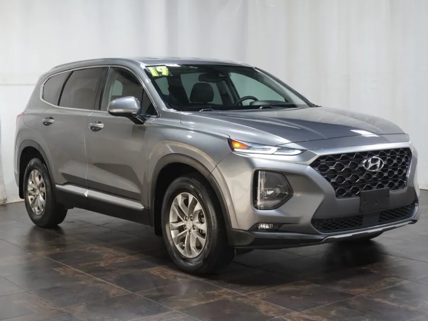 2019 Hyundai Santa Fe SEL photo 1