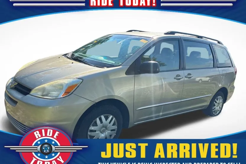 2005 Toyota Sienna CE photo 1