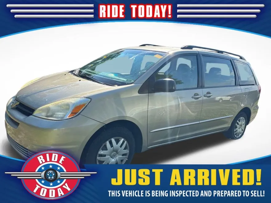 2005 Toyota Sienna CE photo 1