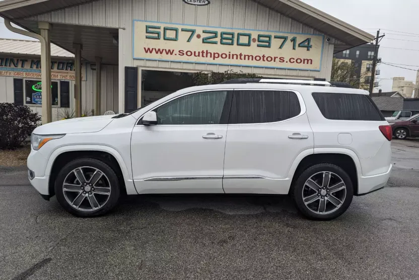 2017 Gmc Acadia Denali photo 1