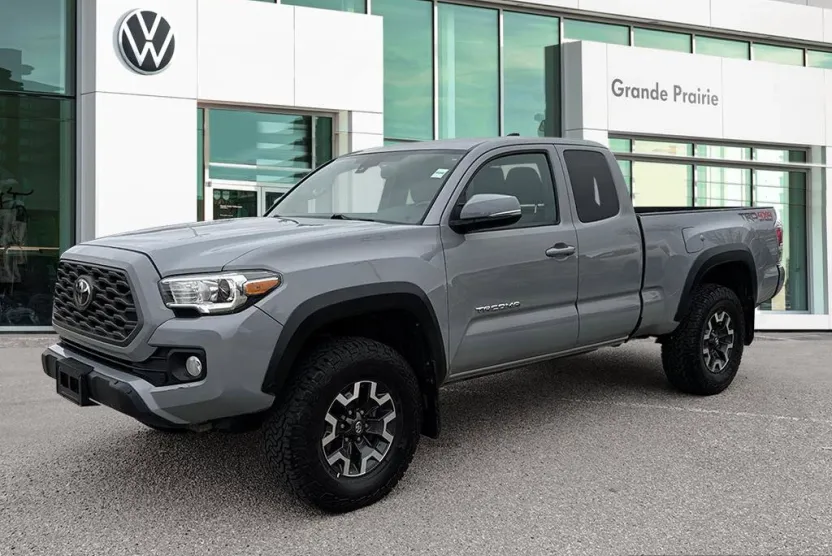 2020 Toyota Tacoma SR5 photo 1