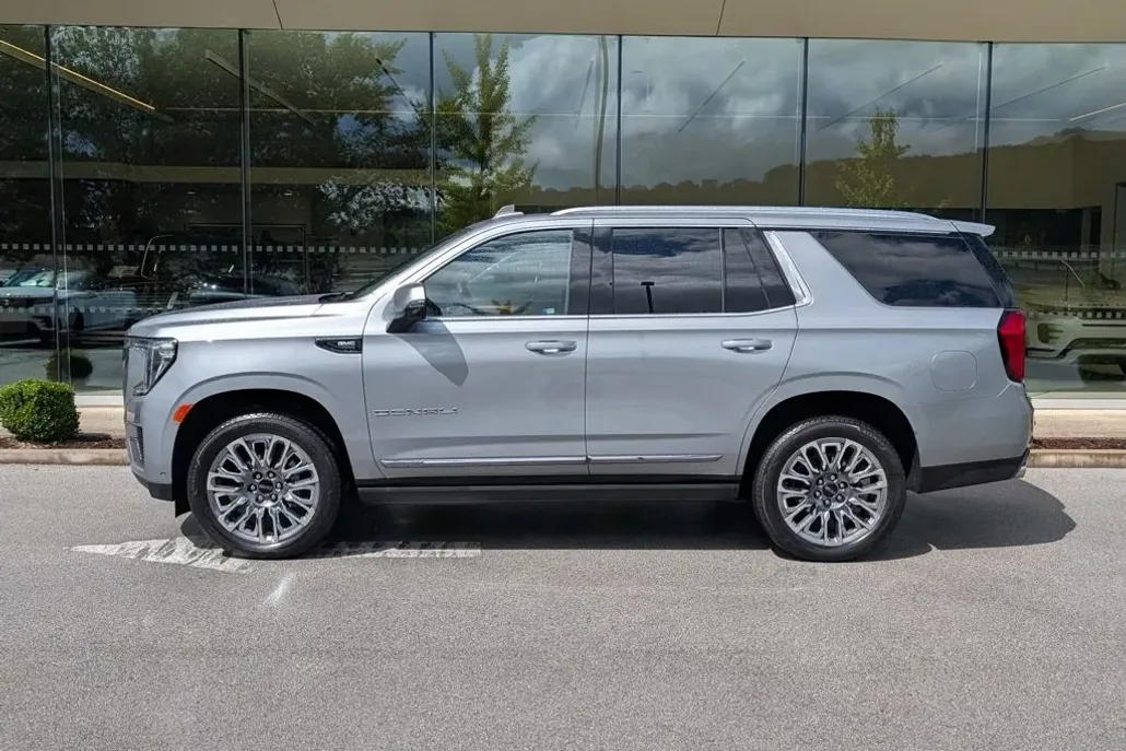2024 Gmc Yukon Denali Ultimate photo 1