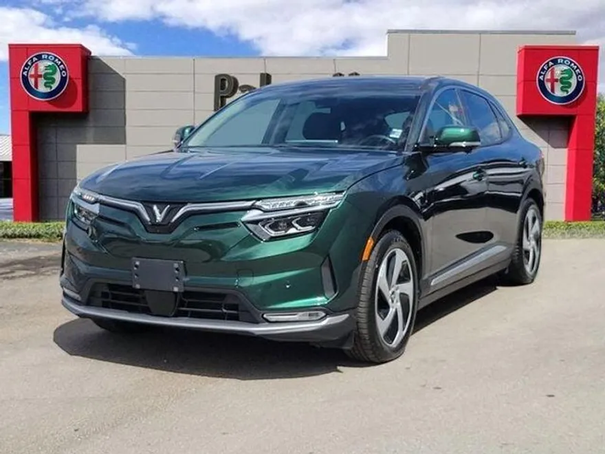 2023 Vinfast VF 8 8 photo 1