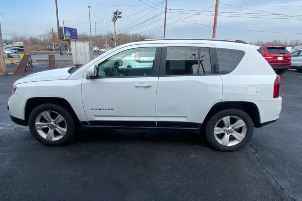 2017 Jeep Compass Latitude photo 1