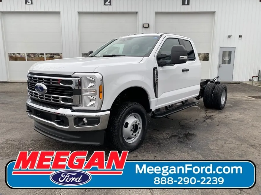 2025 Ford F-350 XL photo 1
