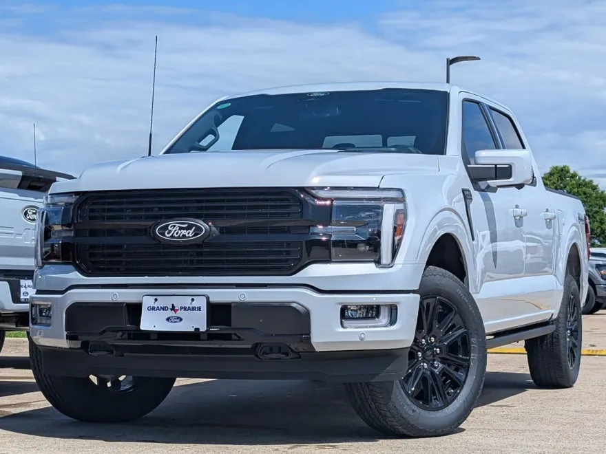 2025 Ford F-150 Platinum photo 1