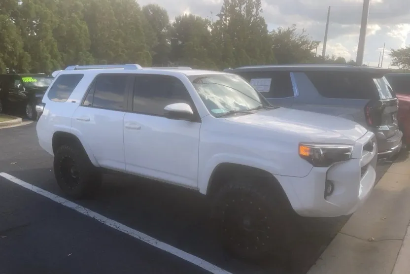 2018 Toyota 4Runner Limited SR5 Premium photo 1