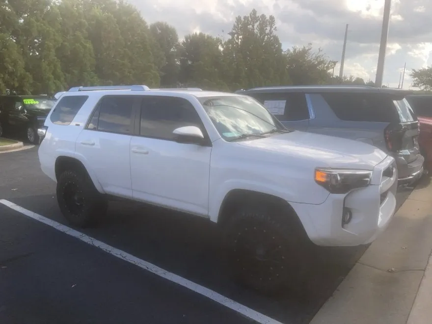 2018 Toyota 4Runner Limited SR5 Premium photo 1