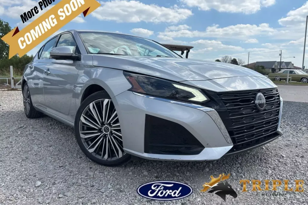 2023 Nissan Altima 2.5 SL photo 1
