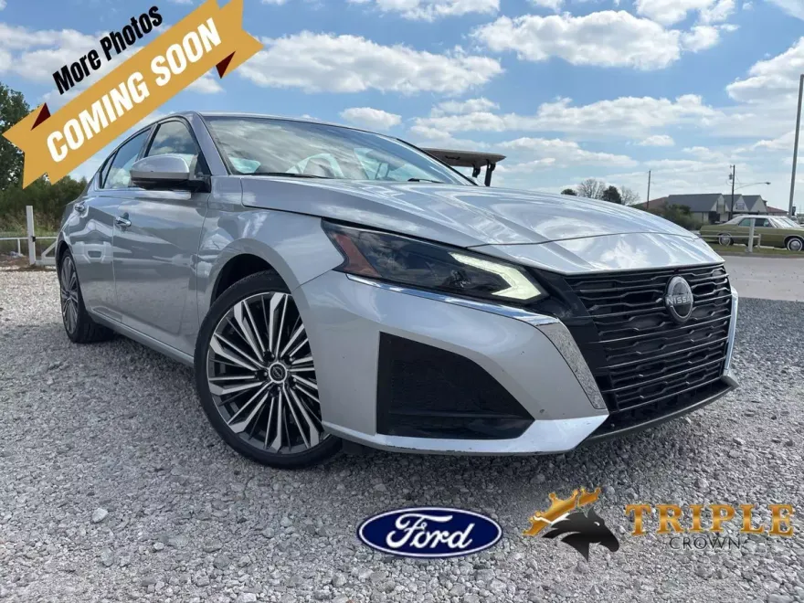 2023 Nissan Altima 2.5 SL photo 1