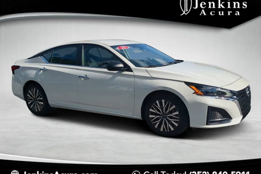2025 Nissan Altima 2.5 SV photo 1
