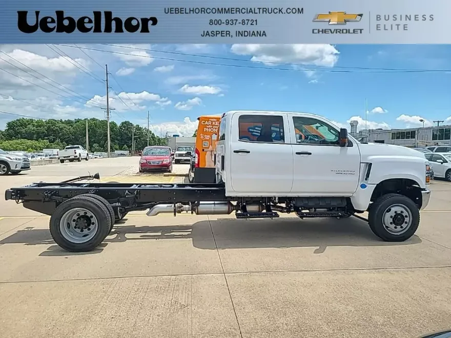 2024 Chevrolet Silverado 5500HD Work Truck photo 1