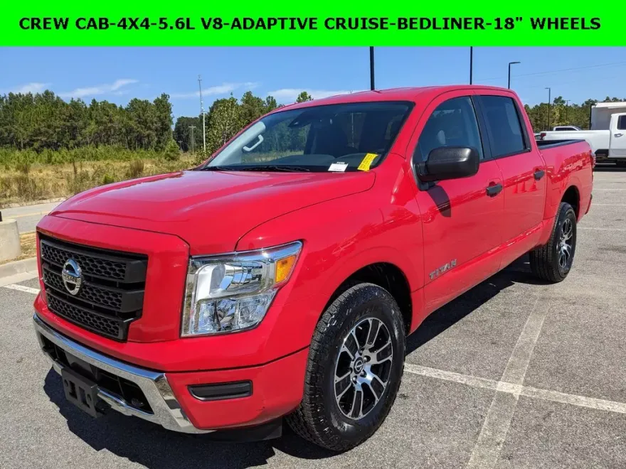 2023 Nissan Titan Crew Cab SV photo 1